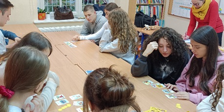 Powiększ grafikę: dzien-jezykow-obcych-w-topolowce-657889.jpg