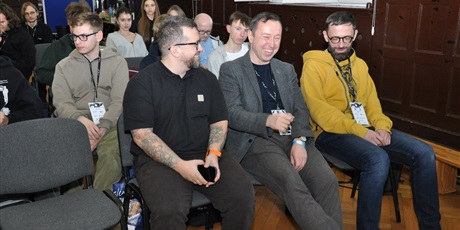 Powiększ grafikę: publiczność