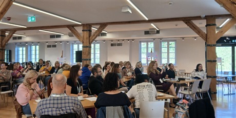 Powiększ grafikę: jubileuszowa-konferencja-stowarzyszenia-szkol-ib-w-polsce-641104.jpg