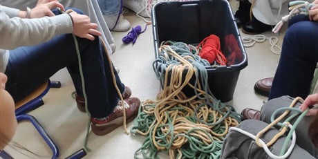 Powiększ grafikę: psyjaciele-mlodzi-dla-zwierzakow-654885.jpg