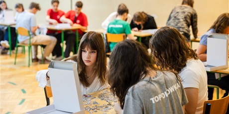 Powiększ grafikę: puzzloniada-emocje-na-500-kawalkow-626659.jpg