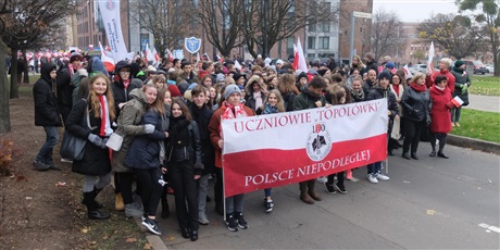 Powiększ grafikę: topolowka-niepodleglej-9-11-litopada-2018-r-obchody-100-lecia-niepodleglosci-polski-10915.jpg