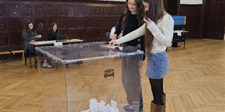 Powiększ grafikę: wybory-prezydenta-parlamentu-uczniowskiego-43-kadencji-w-toku-661266.jpg