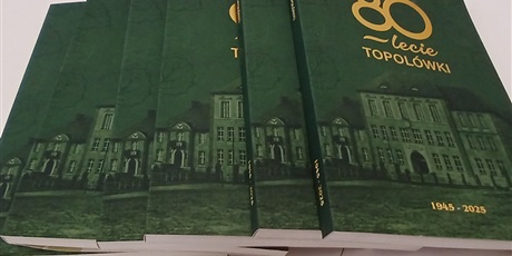 Powiększ grafikę: Publikacja z okazji 80-lecia